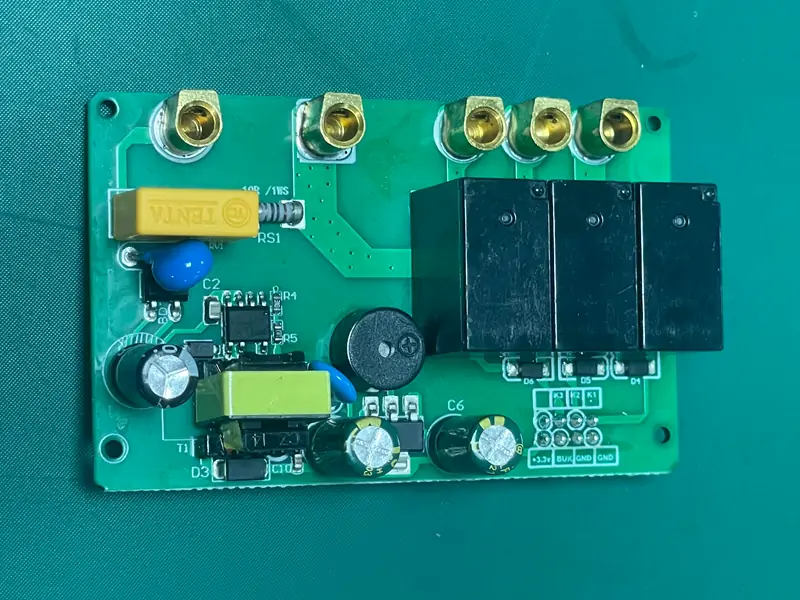 Automotive-grade heavy-duty multi-gang smart switch internal PCB module, showcasing heavy-duty multi-loop control architecture and zero-cross technology components.