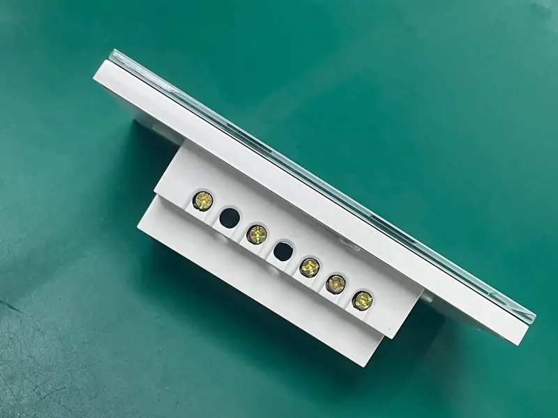 Side profile view of WillPower premium scenario smart switch series, highlighting customizable RGB status